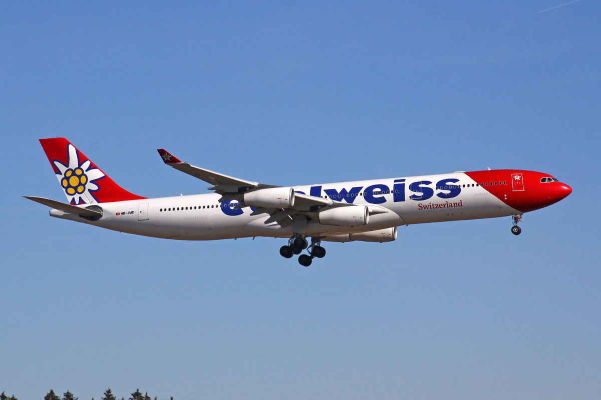 Edelweiss Air, HB-JMD, Airbus A340-313X, msn: 556,  Glacier 3000 , 24.Februar 2019, ZRH Zürich, Switzerland.