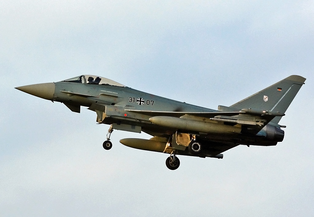 EF-2000, 31+07 der Luftwaffe im short final Nörvenich - 03.12.2015