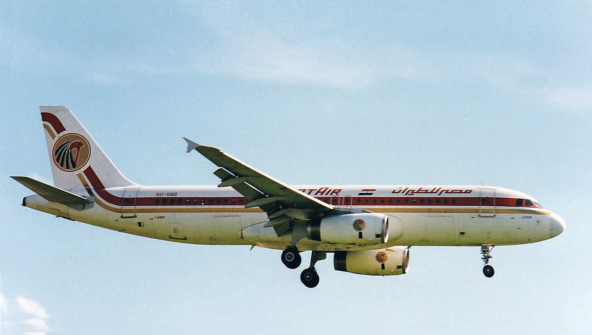 Egyptair, SU-GBB, Airbus A320-231, msn: 166,  Luxor , August 1998, ZRH Zürich, Switzerland.