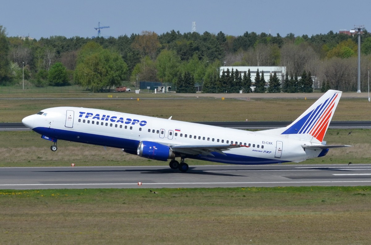 EI-CXK Transaero Airlines Boeing 737-4S3   beim Start in Tegel  29.04.2015