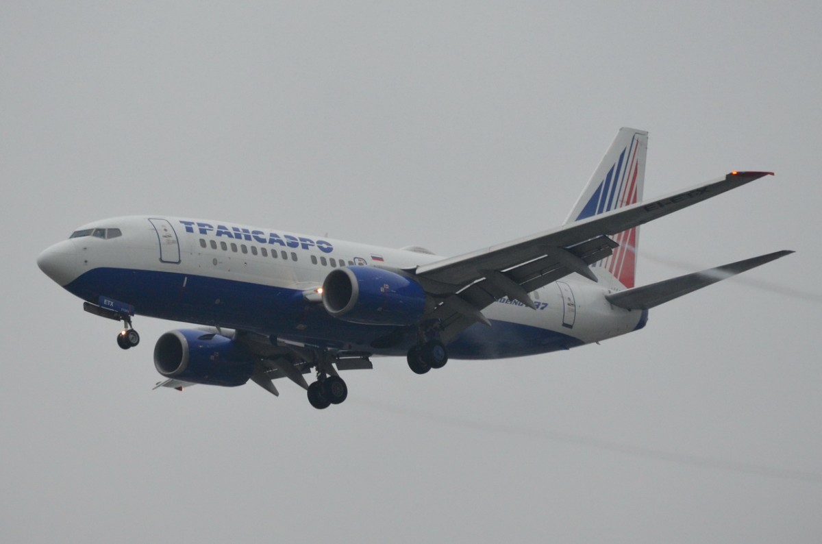 EI-ETX Transaero Airlines Boeing 737-7Q8   in Tegel beim Landeanflug am 13.11.2014