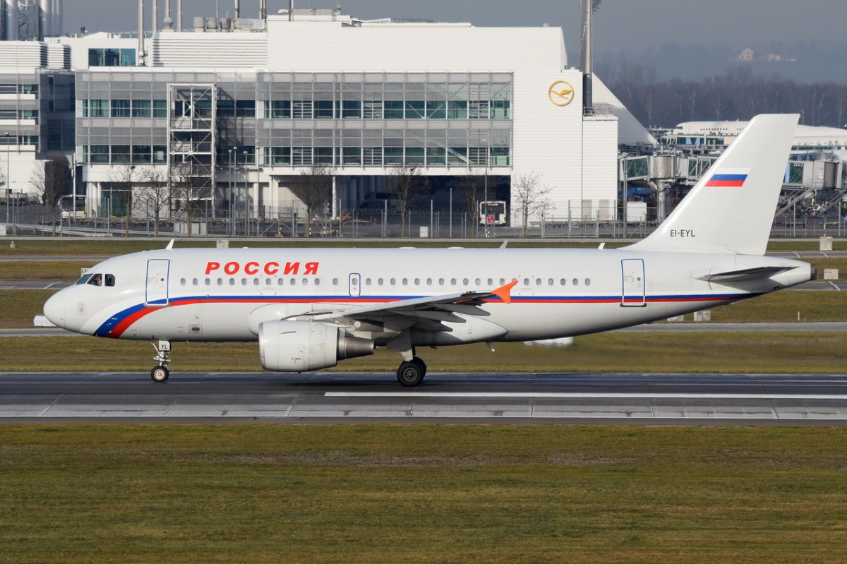 EI-EYL Rossiya - Russian Airlines Airbus A319-111  beim Start am 11.12.2015 in München