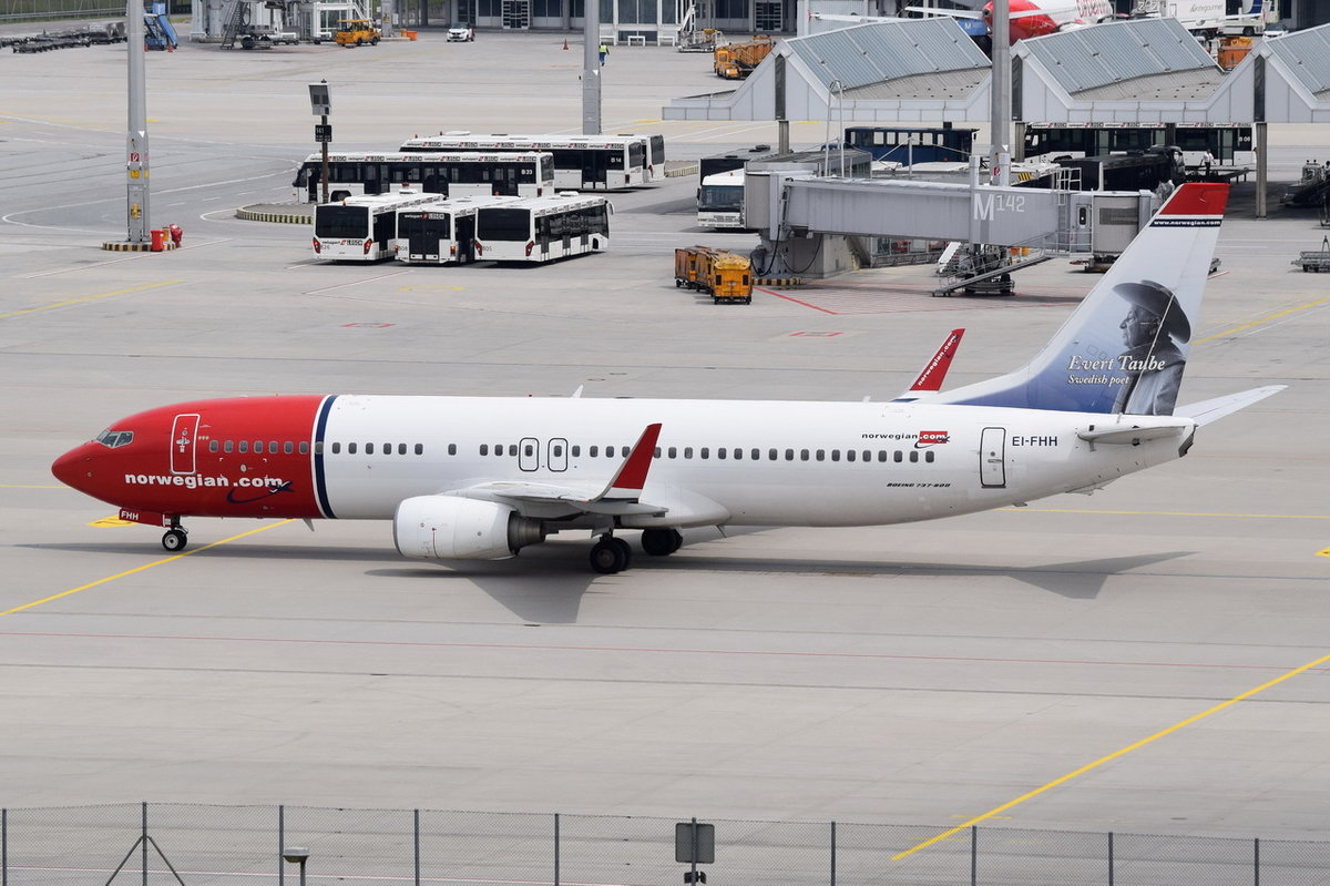 EI-FHH Norwegian Air International Boeing 737-8FZ(WL) zum Start am 14.05.2016 in München
