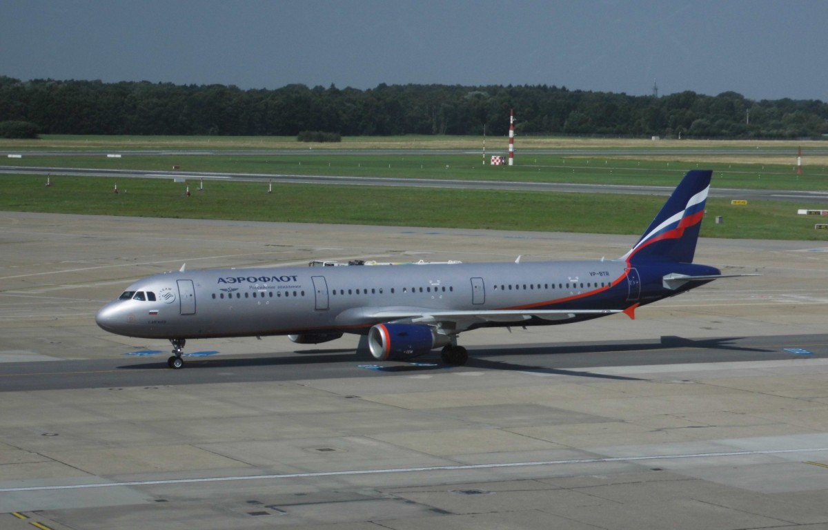 Ein 2013 ausgelieferter Airbus A 321-211 der Aeroflot-Russian Airlines mit der Kennung VP-BTR am 19.07.2014 auf dem Hamburg Airport
