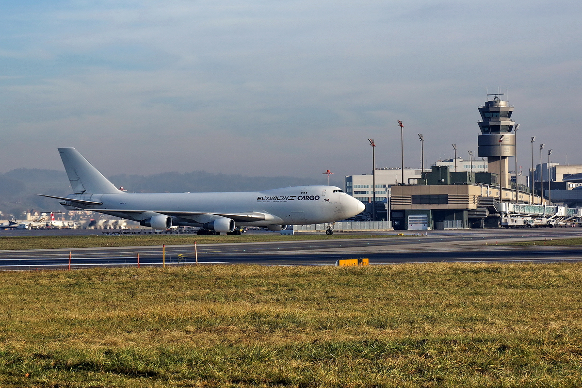 EL AL Israel Airlines Cargo, 4X-ELF, Boeing 747-412F/SCD. Noch eine besonderer Gast zum Abschluss dieses schönen Tages vor dem Tower vom Flughafen Zürich. Die 60 km Fahrt heute haben sich gelohnt, bis bald auf ein Neues. 17.12.2013     
