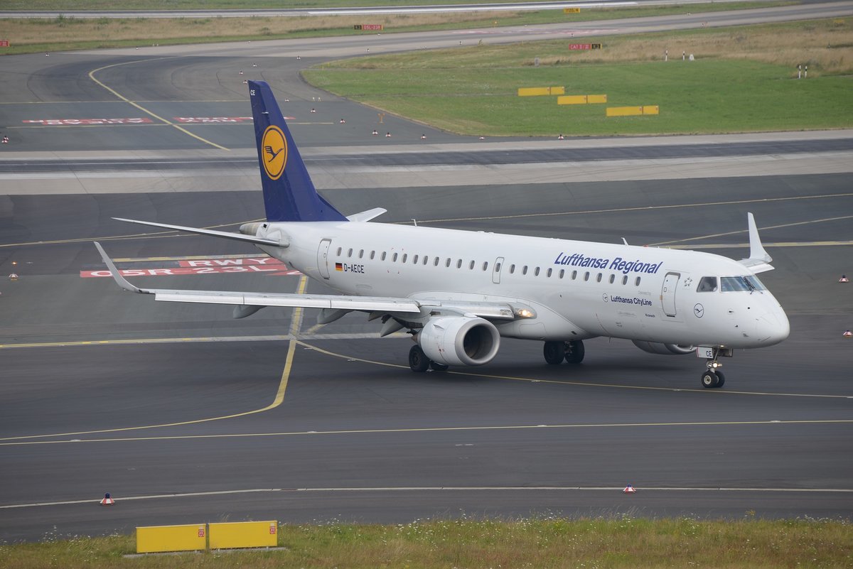 Embraer ERJ-190LR - CL CLH Lufthansa Cityline 'Kronach' - 19000341 - D-AECE - 27.07.2016 - DUS