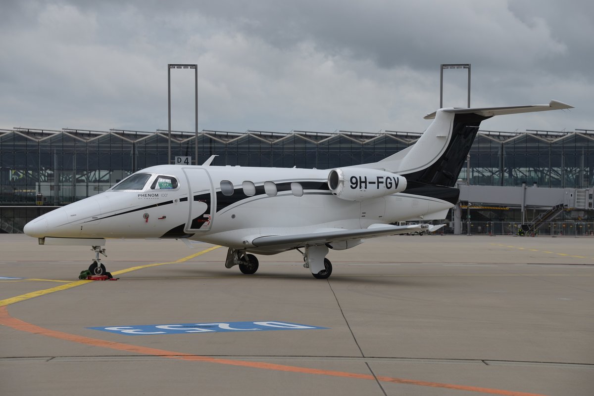 Embraer Phenom 100 EMB-500 - LWG Luxwing - 50000193 - 9H-FGV - 02.07.2016 - CGN