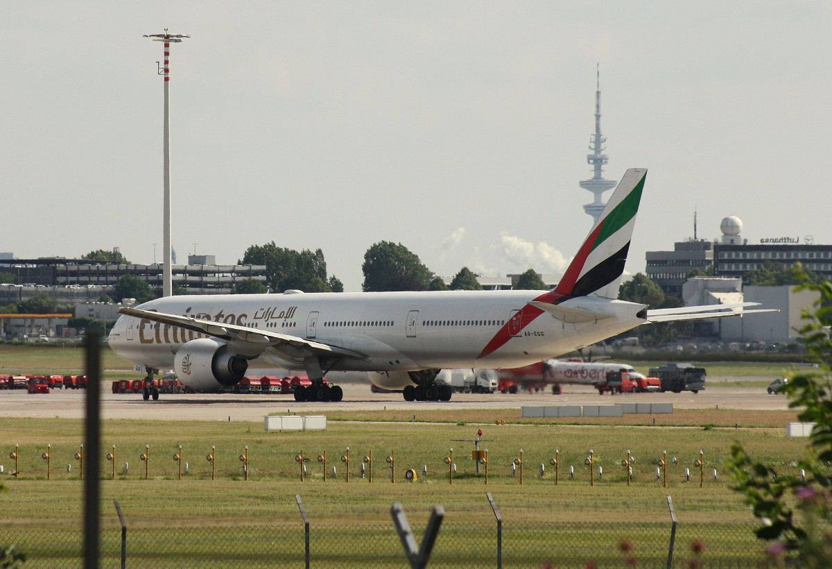 Emirates, A6-EGG, (c/n 41070),Boeing 777-31H (ER), 10.07.2015, HAM-EDDH, Hamburg, Germany 