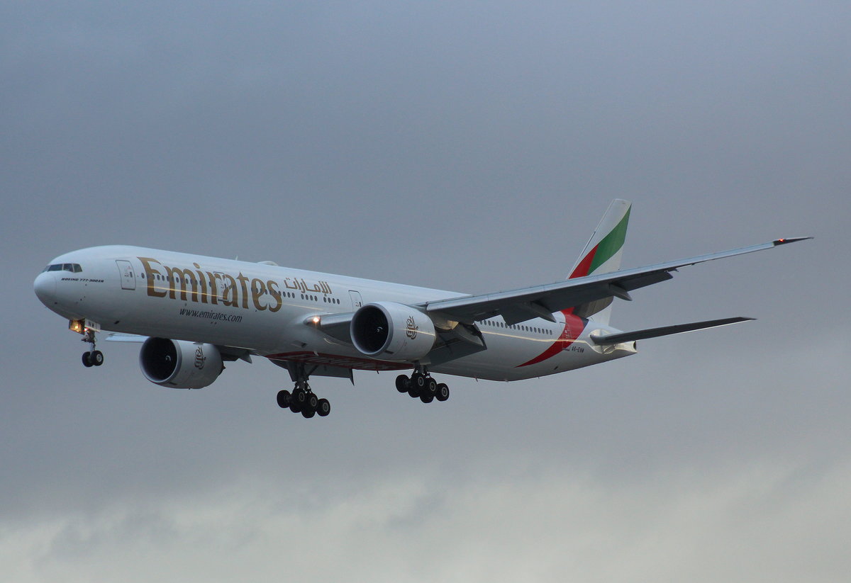 Emirates, A6-ENW,MSN 41369, Boeing 777-31H(ER), 19.11.2017, HAM-EDDH, Hamburg, Germany 