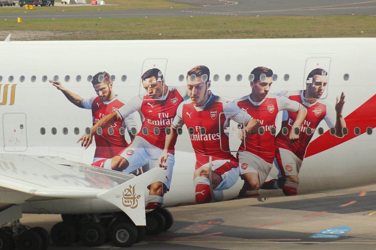 Emirates, A6-EUA, (c/n 211),Airbus A 380-861,26.02.2017, DUS-EDDL, Düsseldorf, Germany (Arsenal London logojet) 