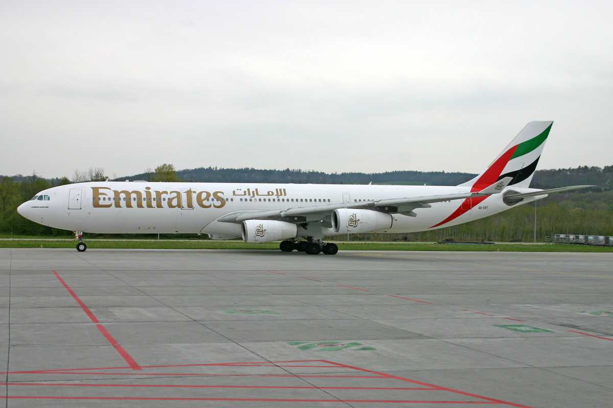 Emirates Airlines, A6-ERT, Airbus A340-313X, msn: 149, 23.April 2005, ZRH Zürich, Switzerland.