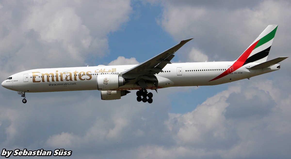 Emirates B777-300Er A6-EGW @ Dusseldorf Airport. 13.6.15