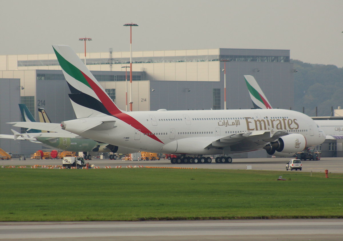 Emirates, F-WWSB,Reg. A6-EUV,MSN 0239,Airbus A 380-842,29.09.2017, XFW-EDHI, Hamburg-Finkenwerder, Germany 