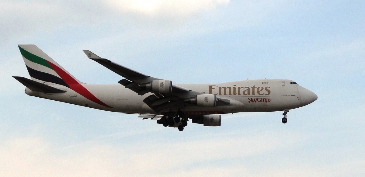 Emirates Sky Cargo Boeing 747 (OO-THC) landet am 24.04.14 in Frankfurt 