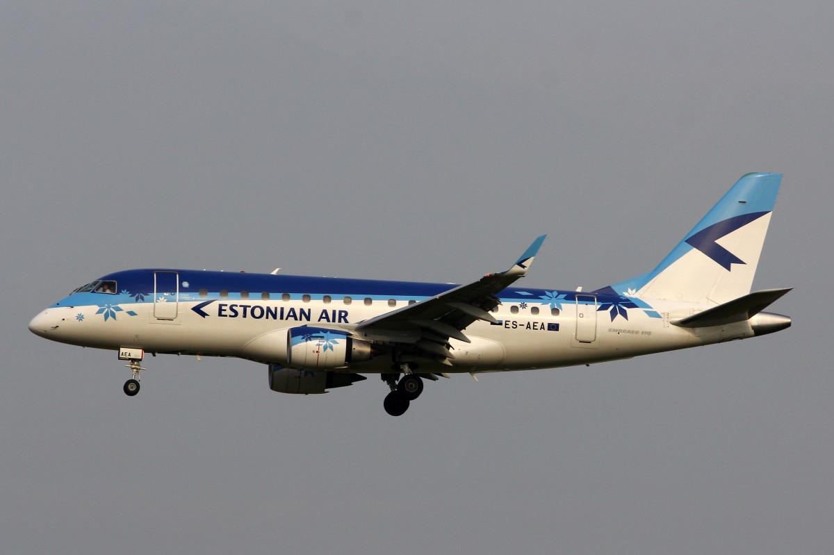 Estonian Air, ES-AEA, Embraer ERJ-170STD, msn: 17000093, 4.Juli 2015, AMS  Amsterdam, Netherlands.