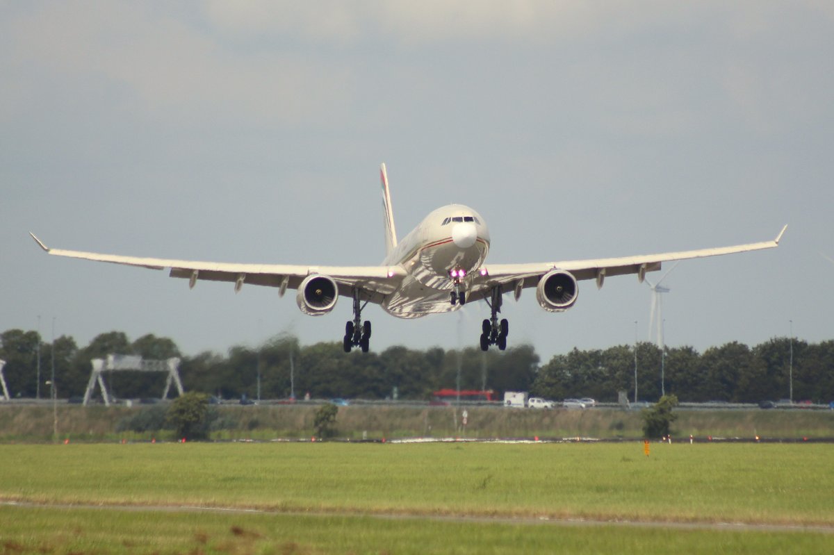 Etihad Airways, A6-EYJ, (c/n 737),Airbus A 330-243,03.09.2016, AMS-EHAM, Amsterdam-Schiphol, Niederlande 