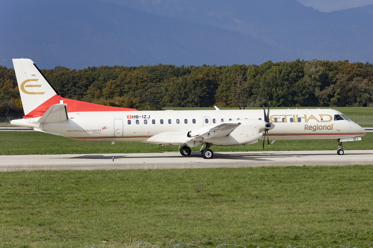 Etihad Regional, HB-IZJ, Saab, 2000, 17.10.2015, GVA, Geneve, Switzerland




