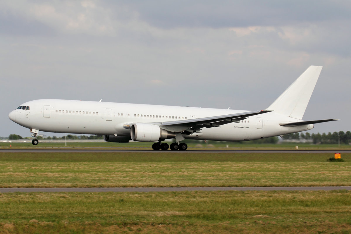 EuroAtlantic Airways Boeing 767-36NER CS-TKS beim Start in Amsterdam 25.5.2019