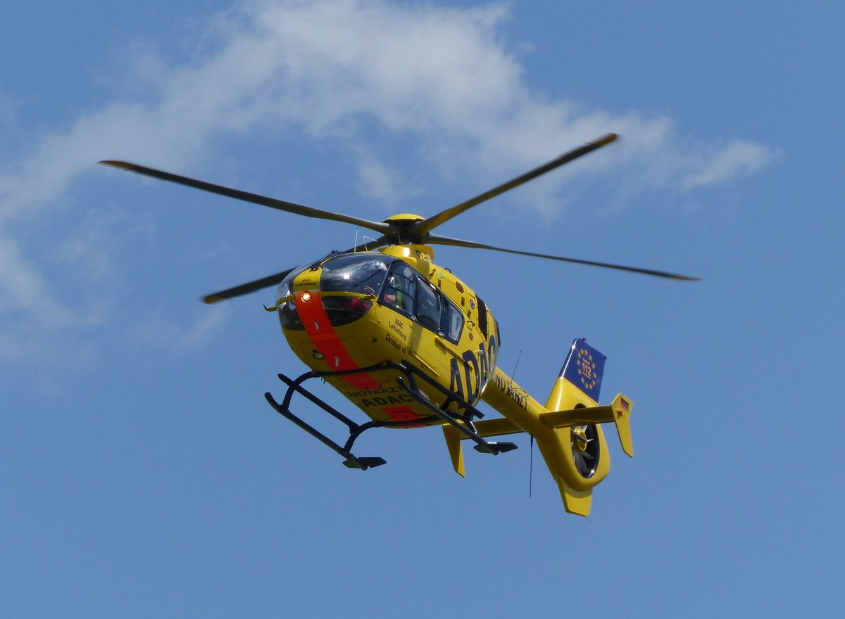Eurocopter EC-135 P2, D-HLGB, ADAC Luftrettung Christoph 46 vor der Landung in Gera (EDAJ) am 30.5.2019