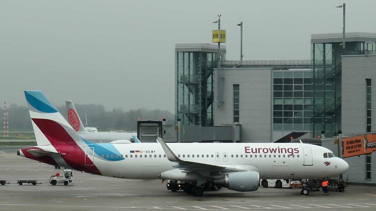 Eurowings Airbus A320-214 D-AEWF in Düsseldorf, 4.12.17