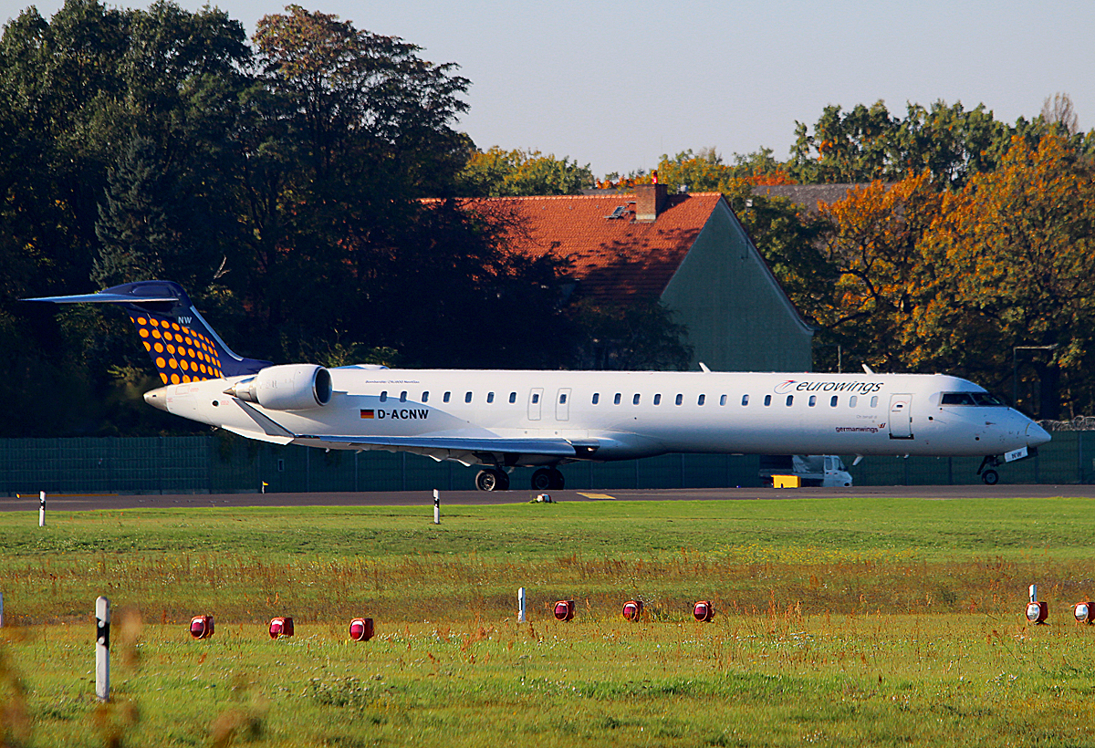 Eurowings CRJ900NG D-ACNW kurz vor dem Start in Berlin-Tegel am 19.10.2014