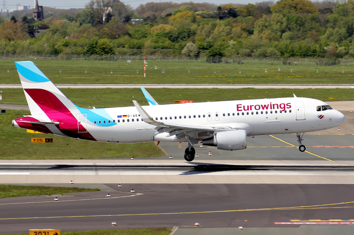Eurowings D-AEWC bei der Landung in Düsseldorf 5.5.2016