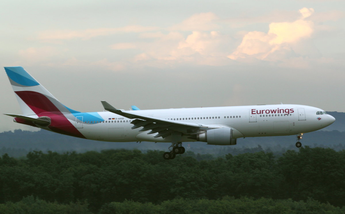 Eurowings, D-AXGD, Airbus 330-203, CGN/EDDK, Köln-Bonn; im Landeanflug, aus Hamburg (HAM) kommend,  02.06.2016
