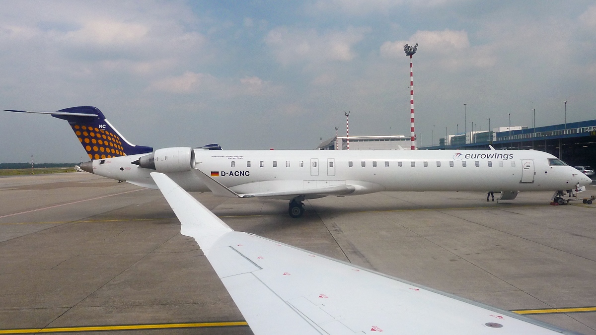Eurowings (Lufthansa Regional) Bombardier CRJ-900 NextGen  Weil am Rhein  , D-ACNC, in DUS, 11.6.13