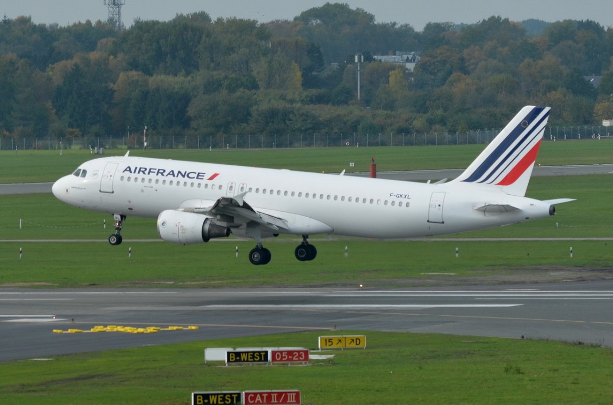 F-GKXL Air France Airbus A320-214  vor der Landung am 20.10.2015 in Hamburg