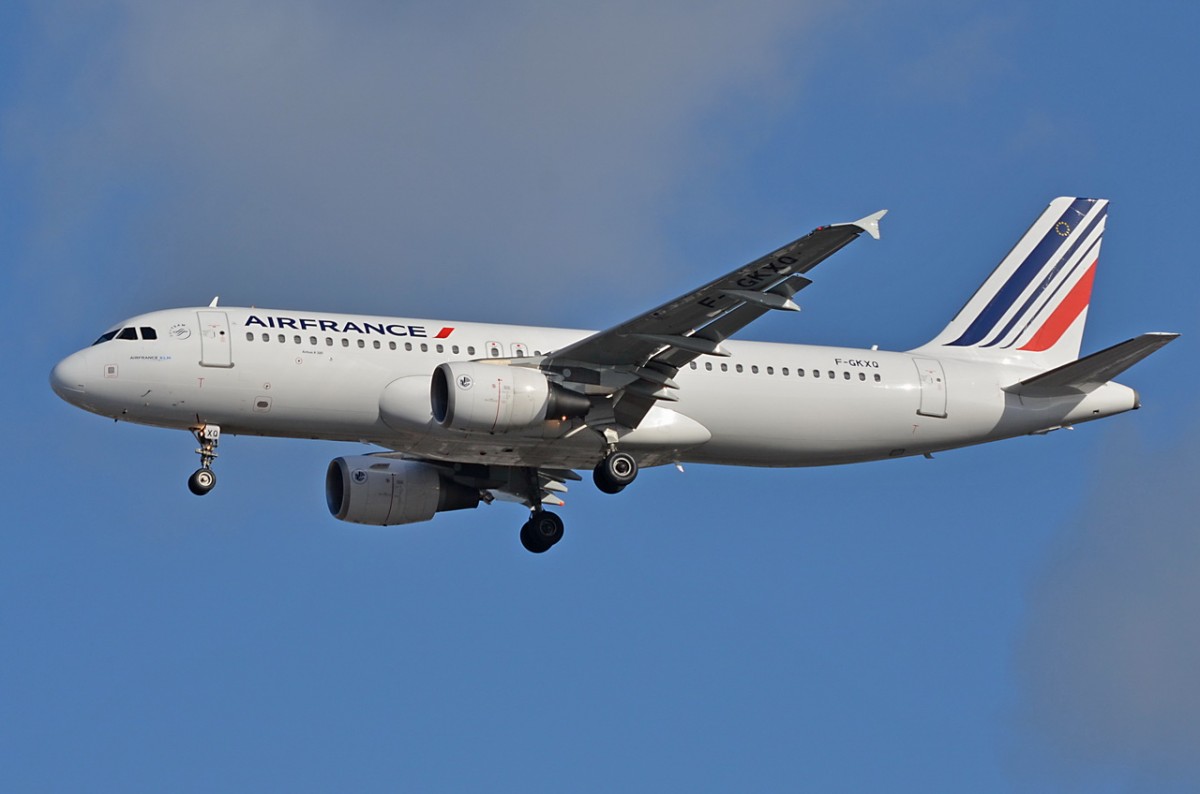 F-GKXQ Air France Airbus A320-214  in Tegel am 03.03.2015 beim Anflug