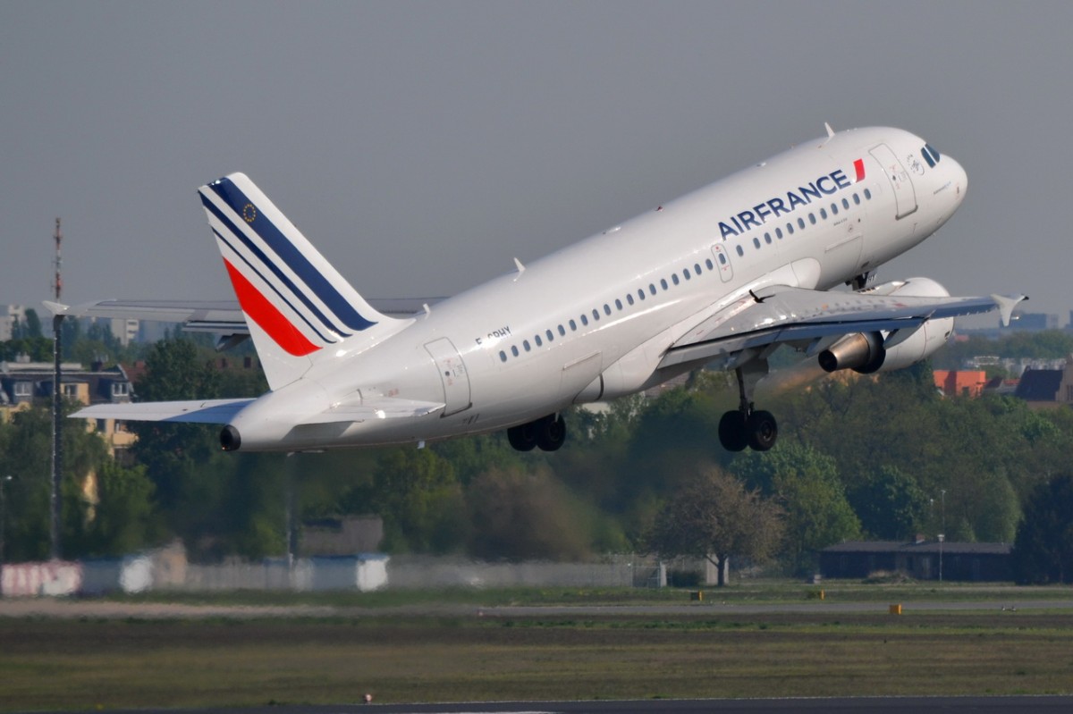 F-GRHY Air France Airbus A319-111    Tegel am 25.04.2014 Start