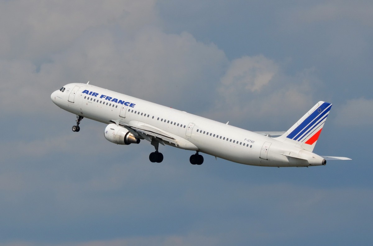 F-GTAD Air France Airbus A321-212    gestartet am 21.08.2014 in Tegel