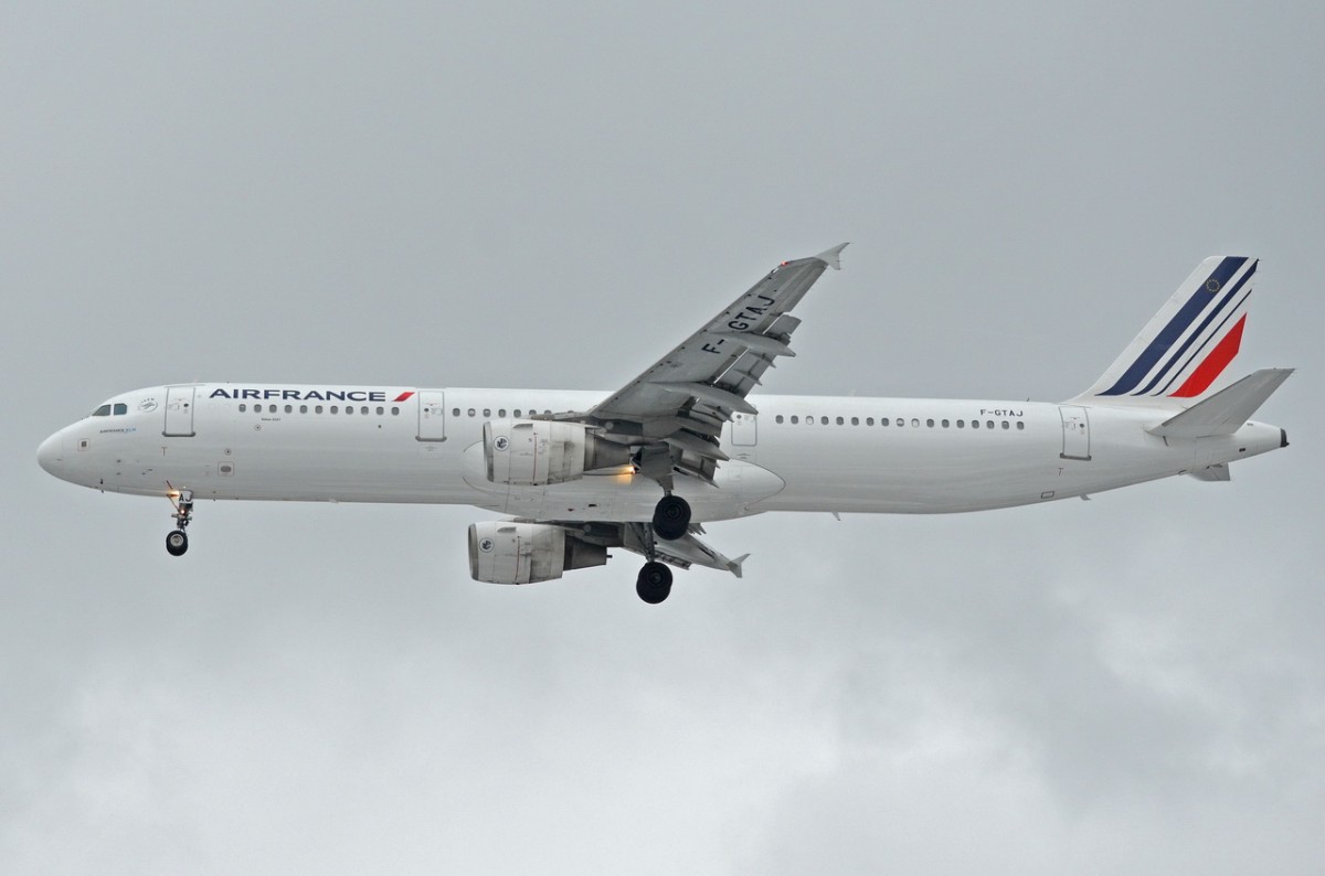 F-GTAJ Air France Airbus A321-212  beim Anflug Tegel am 04.02.2015
