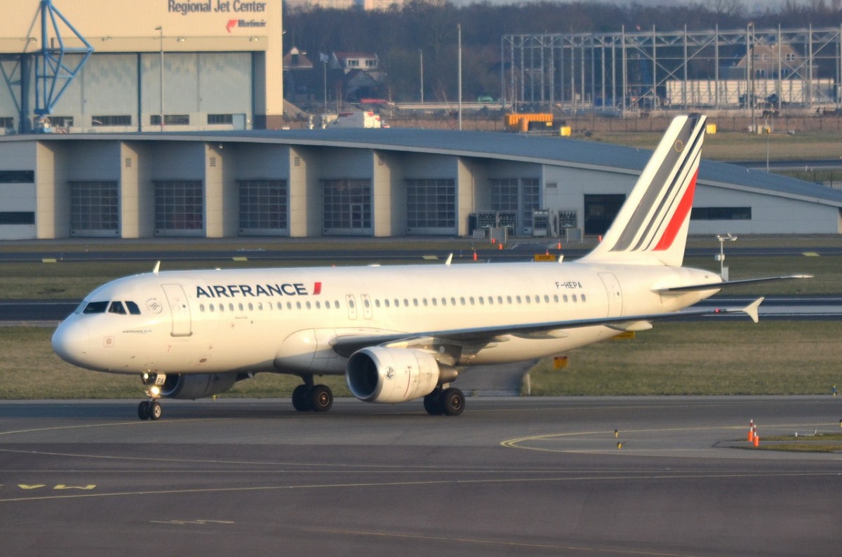 F-HEPA Air France Airbus A320-214  in Amsterdam gelandet am 13.03.2015