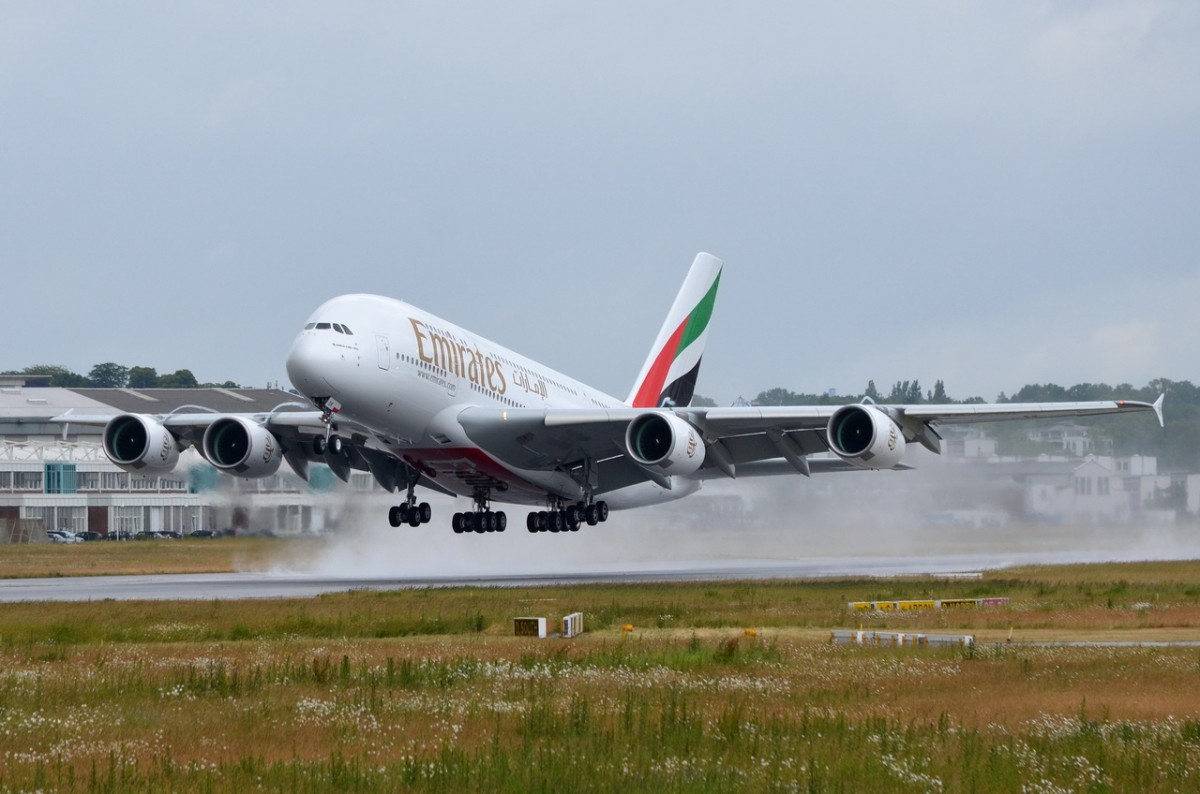 F-WWSU Emirates Airbus A380-800 , Landeskennung A6-EOK , Produktions Nr 0184 , am 18.06.2015 in H.-Finkenwerder gestartet   