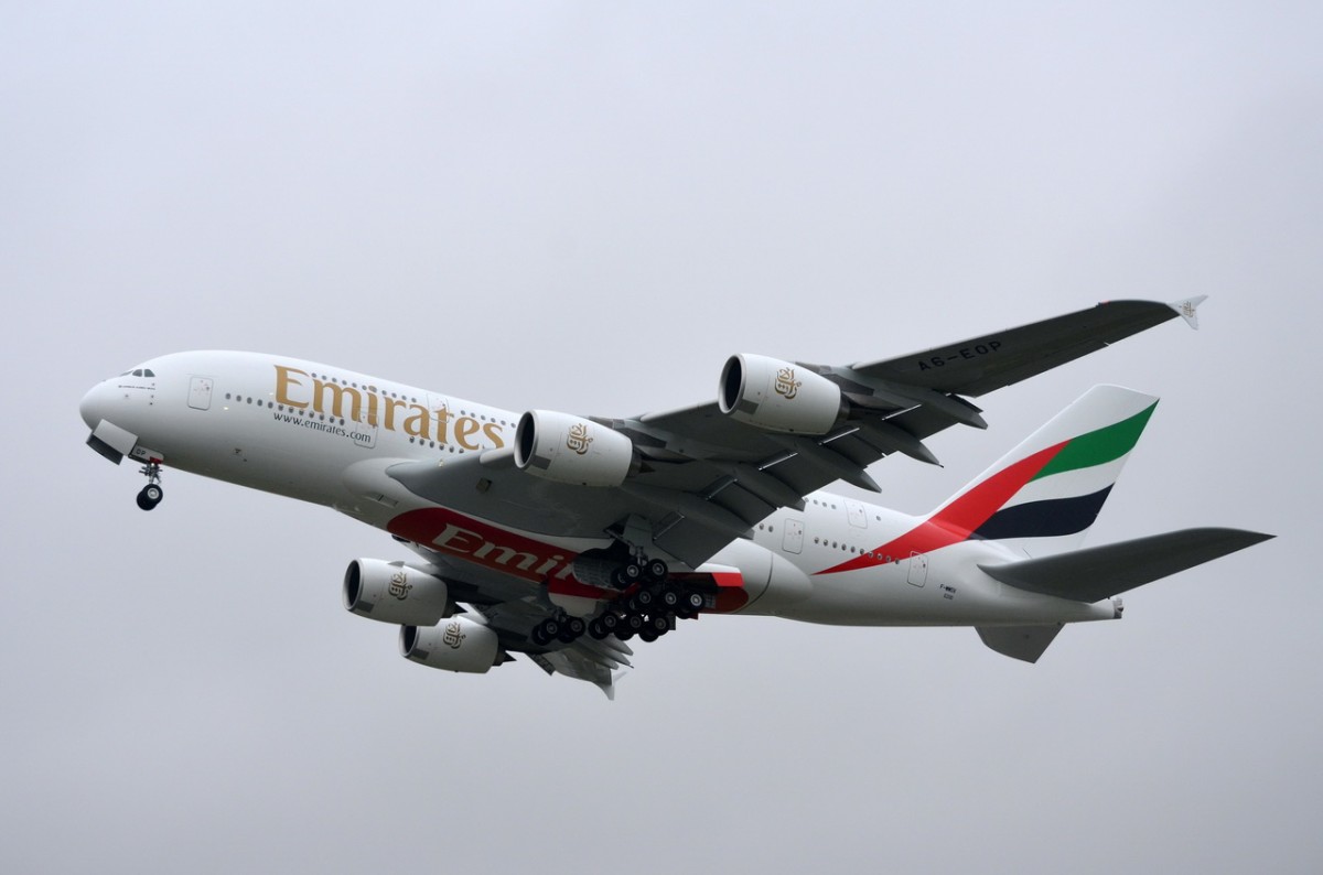 F-WWSV  Emirates  Airbus A380-800  (A6-EOP)  200    gestartet am 22.10.2015 in Hamburg-Finkenwerder