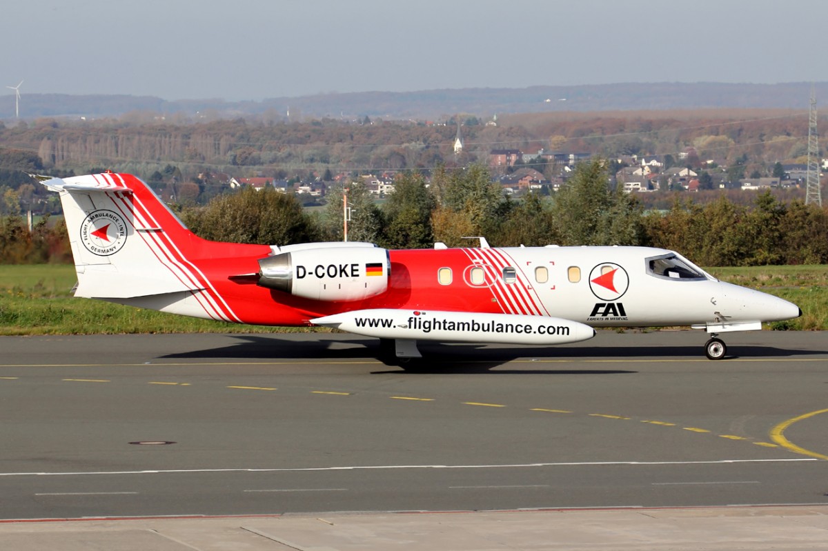 FAI rent-a-jet D-COKE rollt zum Start in Dortmund 9.11.2014