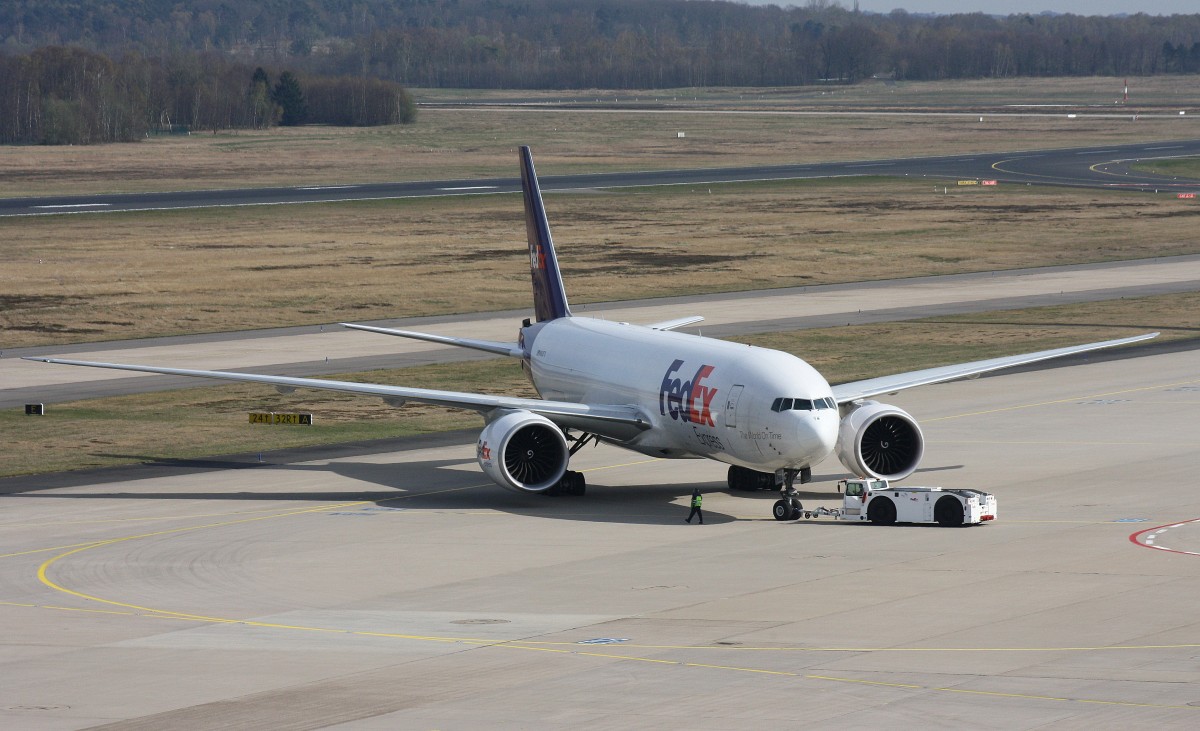 FedEx,N882FD,(c/n32969),Boeing 777-F28,29.03.2014,CGN-EDDK,Koln-𬮭Bonn,Germanyh