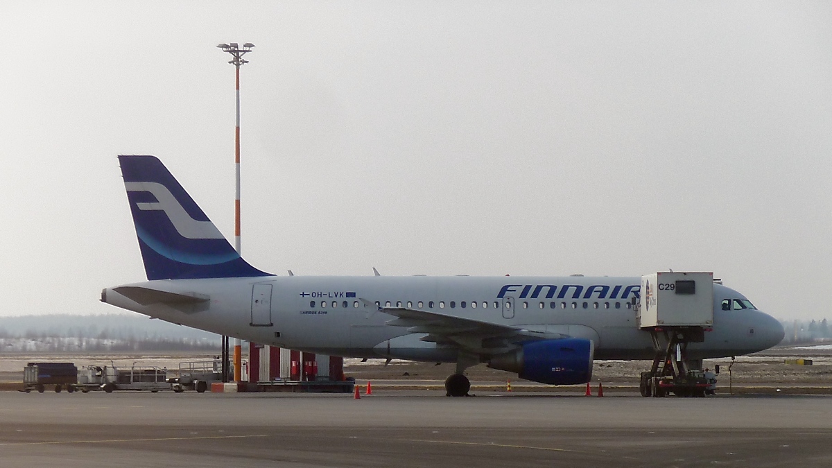 Finnair Airbus A319 OH-LVK am Flughafen Helsinki-Vantaa, 12.4.13