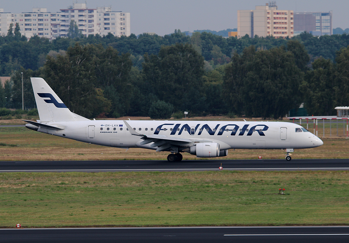 Finnair ERJ-190-100LR OH-LKK nach der Landung in Berlin-Tegel am 13.09.2015