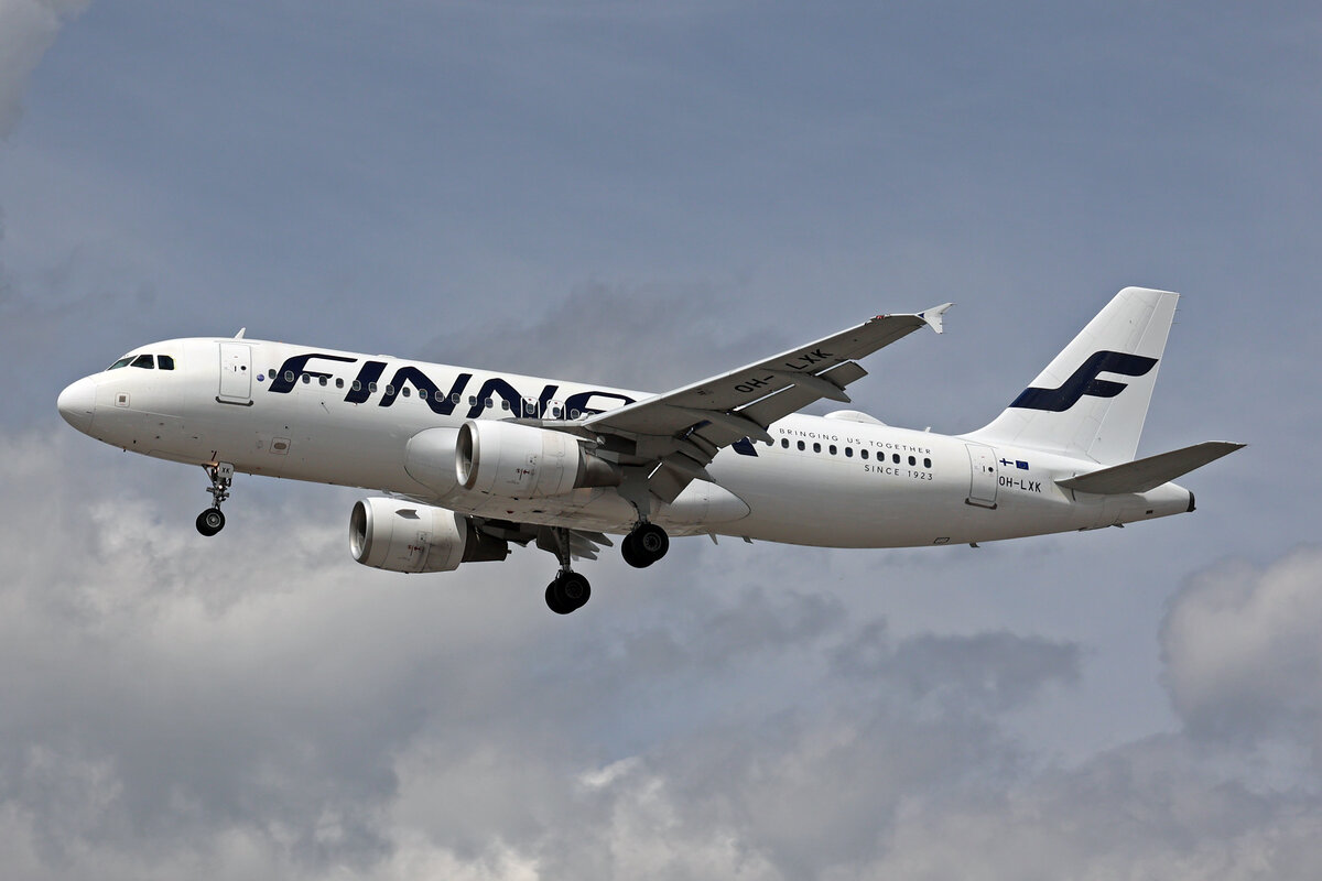 Finnair, OH-LXK, Airbus A320-214, msn: 2065,  Bringing us together , 06.Juli 2023, LHR London Heathrow, United Kingdom.