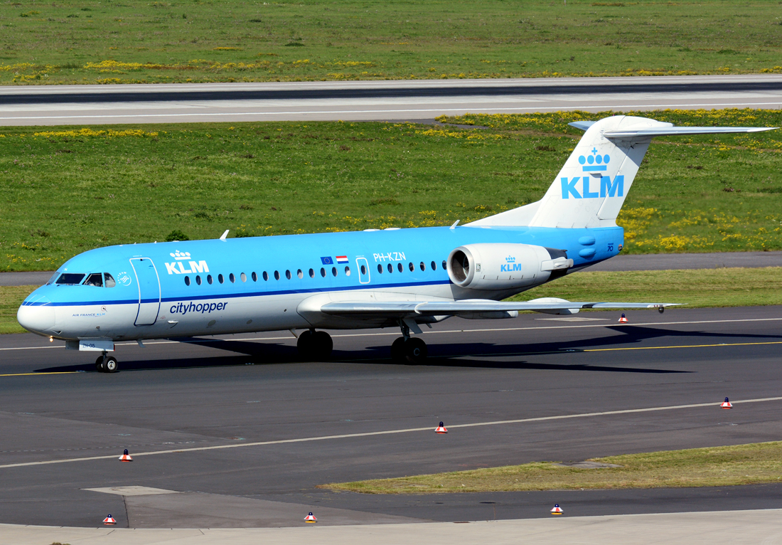Fokker 70 (F-28-0070) KLM-Cityhopper, PH-KZN, taxy in DUS 01.10.2015