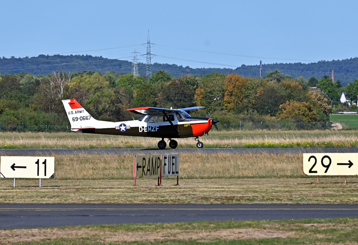 FR 172 H (ehemaliges US-Army Flugzeug), D-EMZF, gelandet in Bonn-Hangelar 19.09.2020