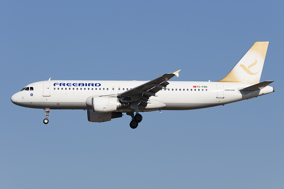 Freebird Airlines, TC-FBH, Airbus, A320-214, 14.10.2018, FRA, Frankfurt, Germany 


