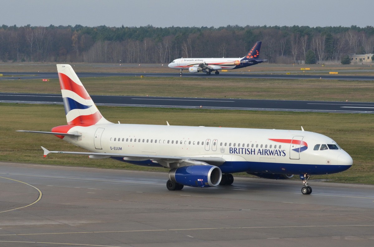 G-EUUM British Airways Airbus A320-232  in Tegel zum Gate  24.11.2015