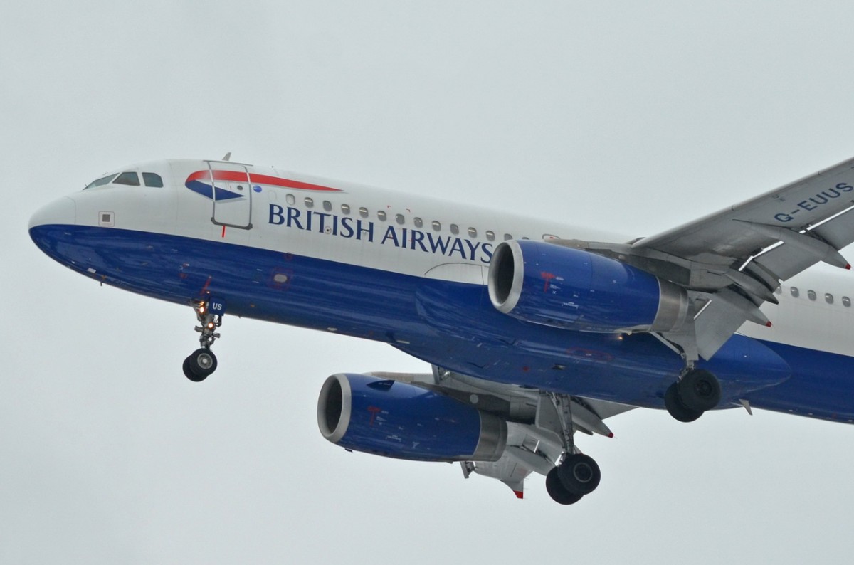 G-EUUS British Airways Airbus A320-232  Anflug Tegel am 04.02.2015