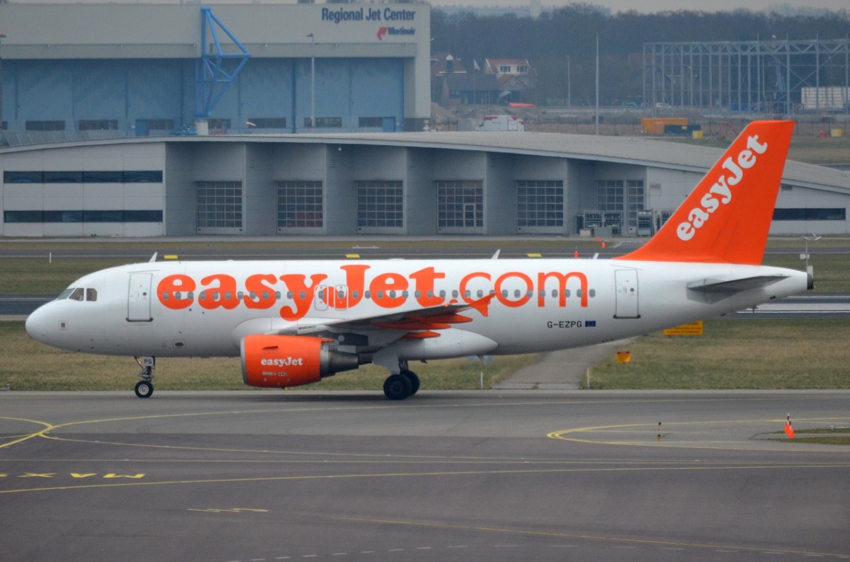 G-EZPG easyJet Airbus A319-111  in Amsterdam gelandet am 15.03.2015