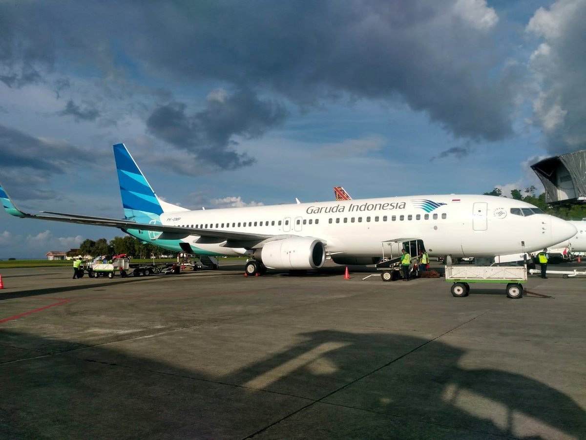 Garuda Indonesia, Boeing 737-8U3, PK-GMP, Pattimura International Airport (AMQ), 6.4.2019