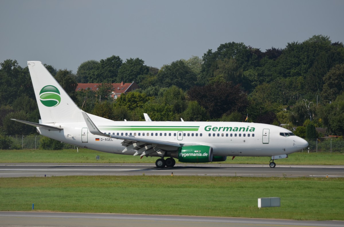 Germania Boeing 737-700 D-AGEL nach der Landung in Hamburg Fuhlsbüttel am 22.08.15