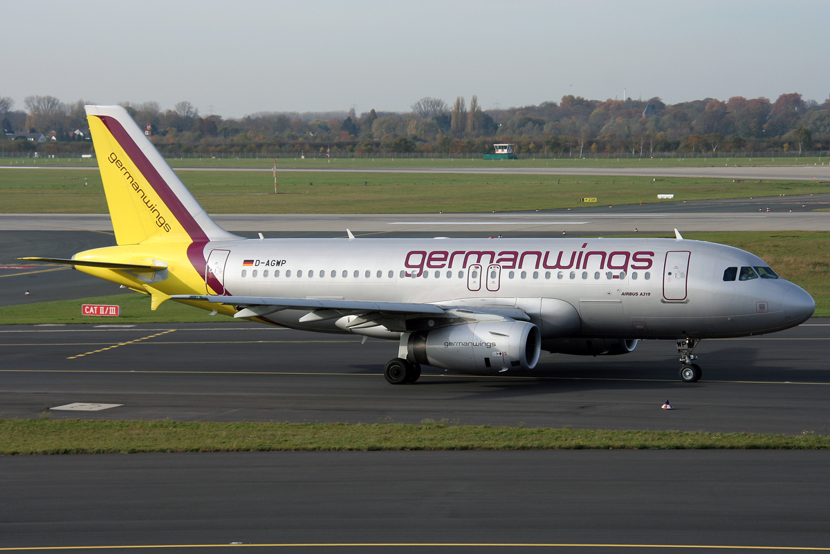 Germanwings A-319 D-AGWP auf dem Taxiway zur 23L in DUS / EDDL / Düsseldorf am 05.11.2011